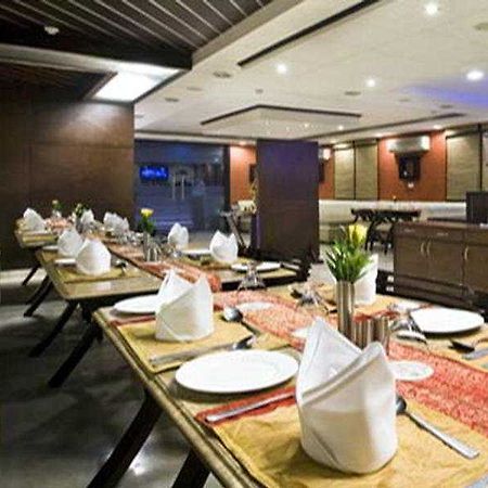 Hotel Parkland Chirag Enclave Νέο Δελχί Εξωτερικό φωτογραφία