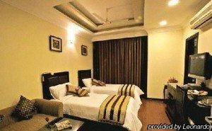 Hotel Parkland Chirag Enclave Νέο Δελχί Εξωτερικό φωτογραφία