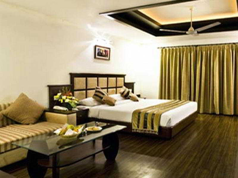 Hotel Parkland Chirag Enclave Νέο Δελχί Εξωτερικό φωτογραφία